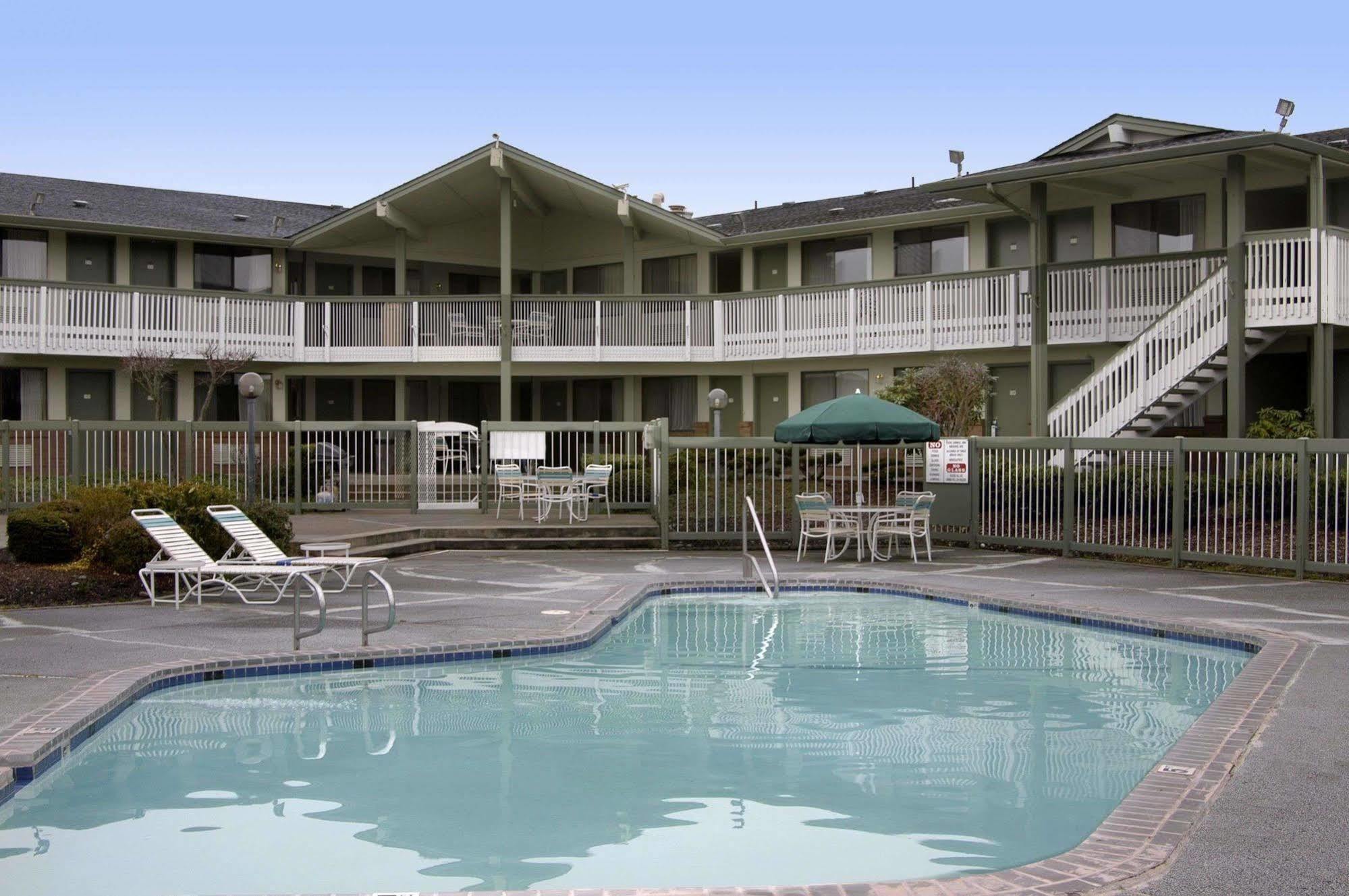 Days Inn By Wyndham Auburn Exterior foto